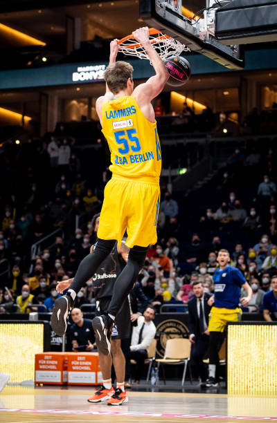 射门选择稍 射门选择稍