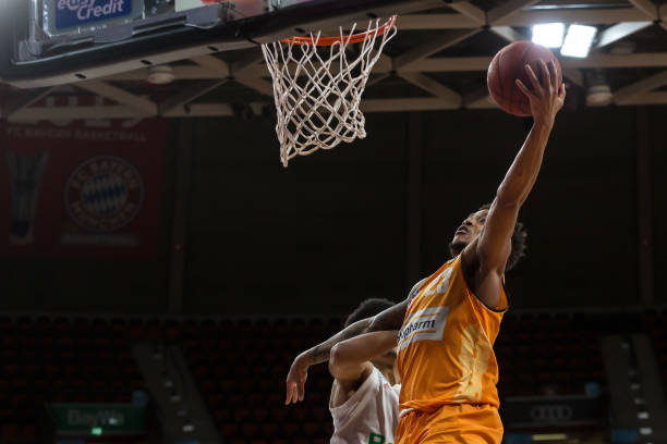 篮球运动中 篮球运动中