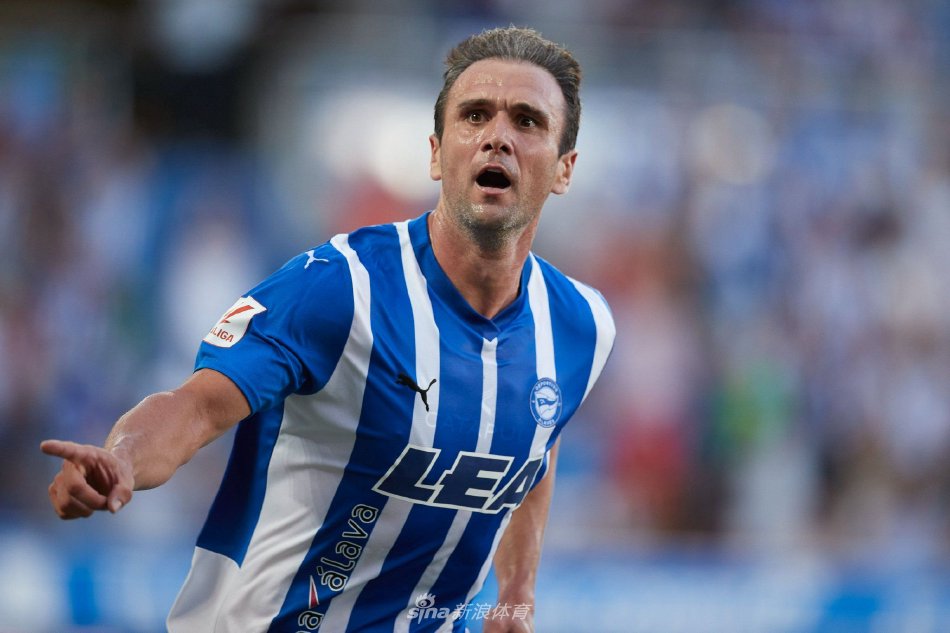 疑提升了球 疑提升了球